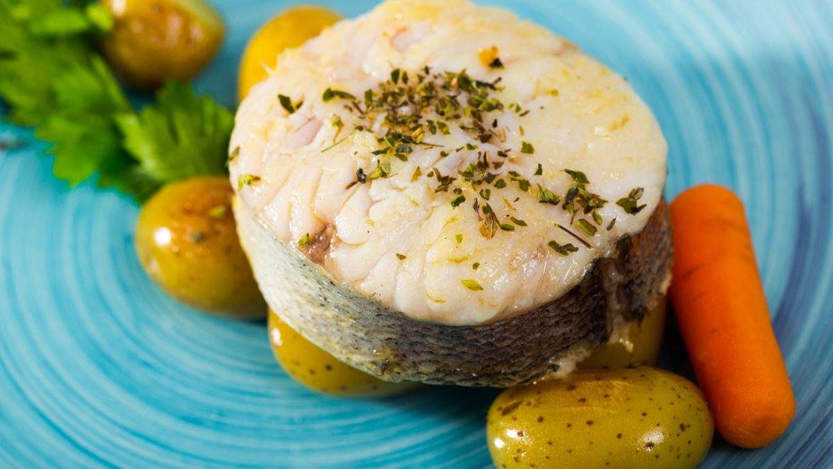 Pollock steak with vegetables