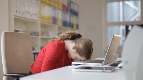 assédio digital stalkerware APAV vítimas