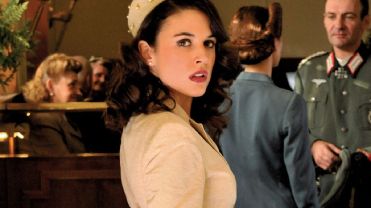 O Tempo Entre Costuras