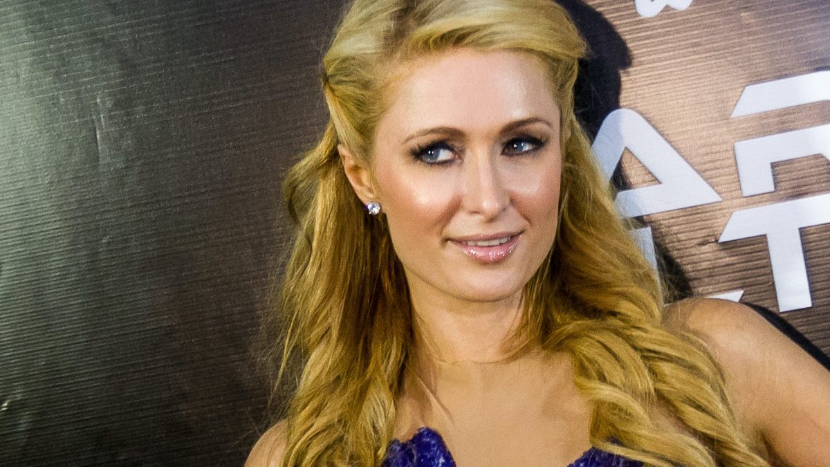 Paris Hilton na Discoteca Pacha em Ofir