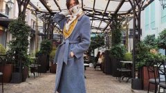 Sara Carbonero lenço máscara