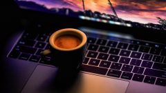 Funciona melhor de madrugada? Estudo diz que tem maior probabilidade de ter problemas