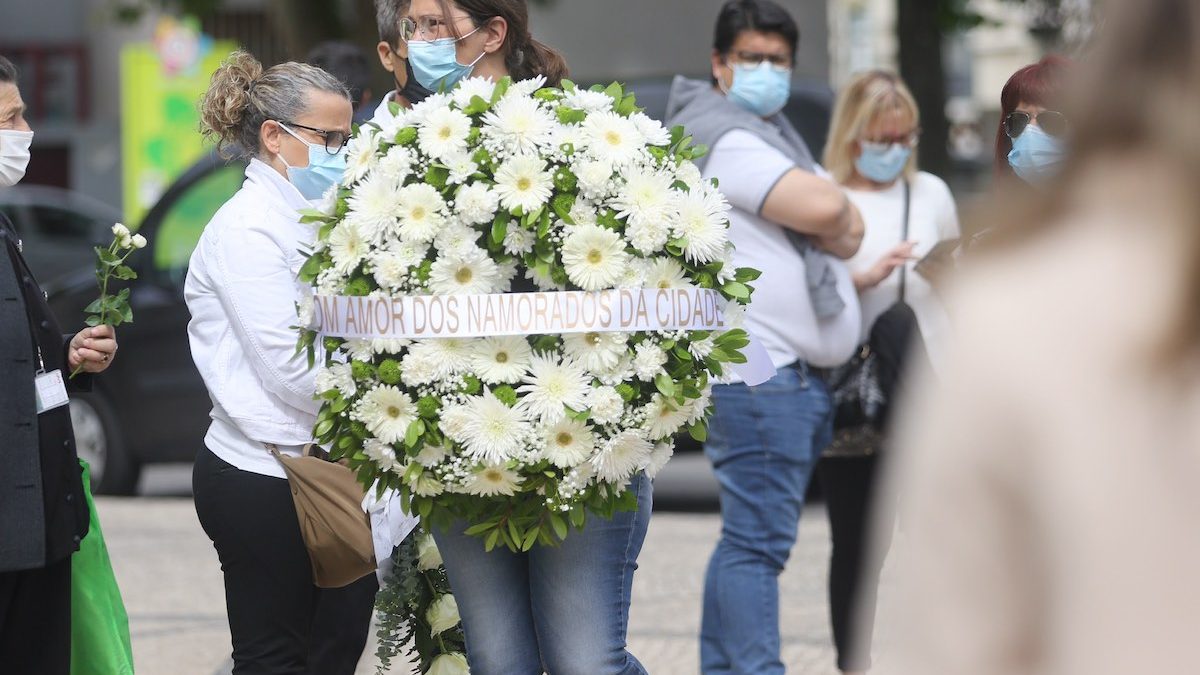 VelÛrio de Maria Jo„o Abreu