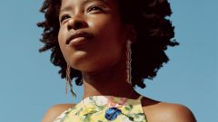 Amanda Gorman poetisa Met Gala Presença Editora