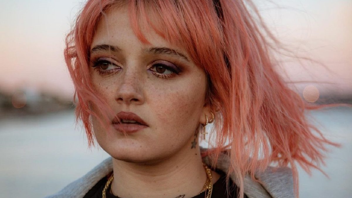 Carolina Deslandes lingerie saúde mental