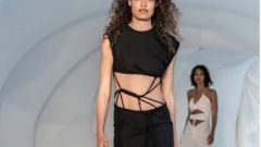 Flossing Midriff tendência verão 2021