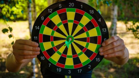 Dardos jogo primeira escola portuguesa Luís Figo