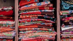 Saiba quais os tecidos com pior impacto no ambiente e o que fazer