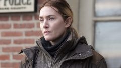 Mare of Easttown série kate Winselt cena sexo barriga