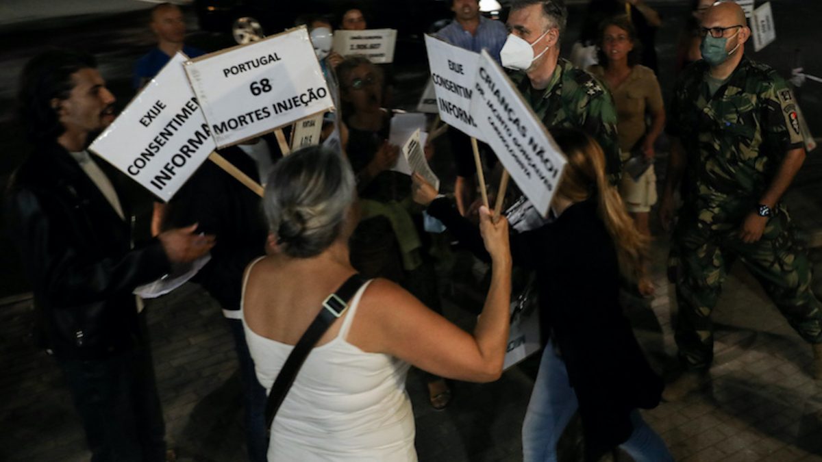 Covid-19: Fim de semana de vacinaÁ„o de jovens de 16 e 17 anos