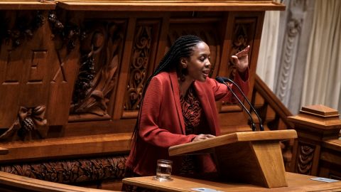 JOacine katar Moreira desco**nizar descolonizar