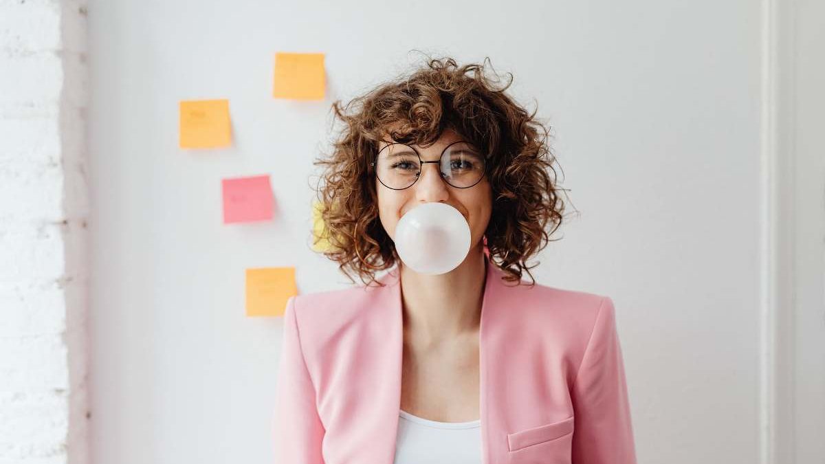 pastilha elástica pexels-photo-7680139