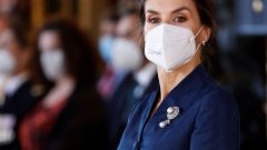 Rainha letizia Espanha piercing orelha