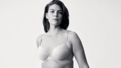 Celilo Miles Victoria's Secret Bombeira