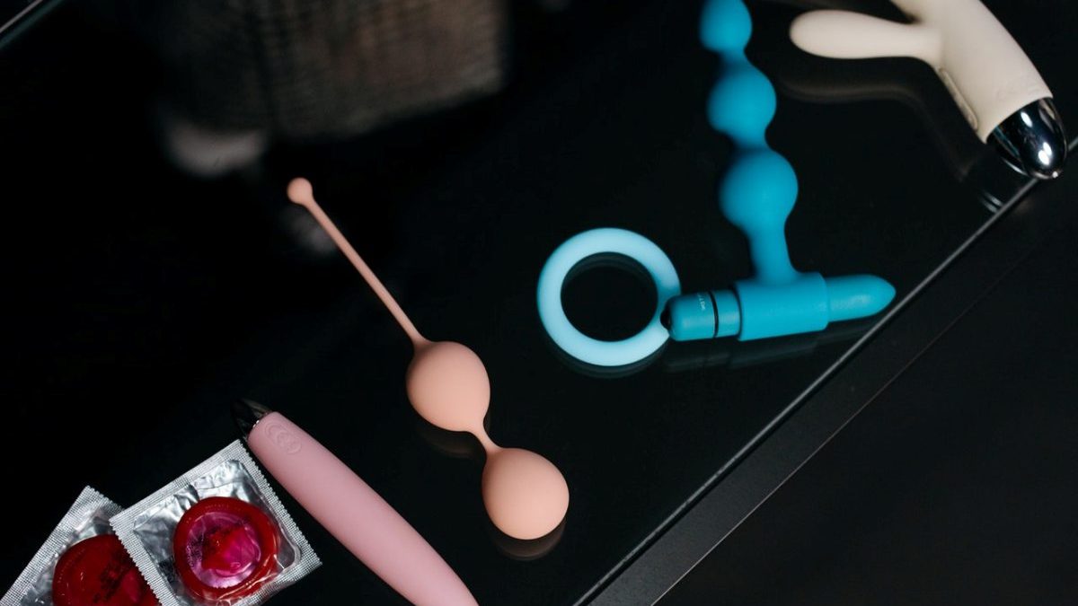 sex toys pexels-cottonbro-6776108