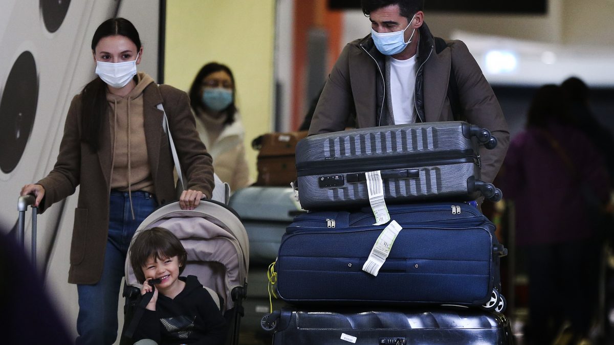 Ukraine war: Portuguese living in Ukraine arrive in Lisbon