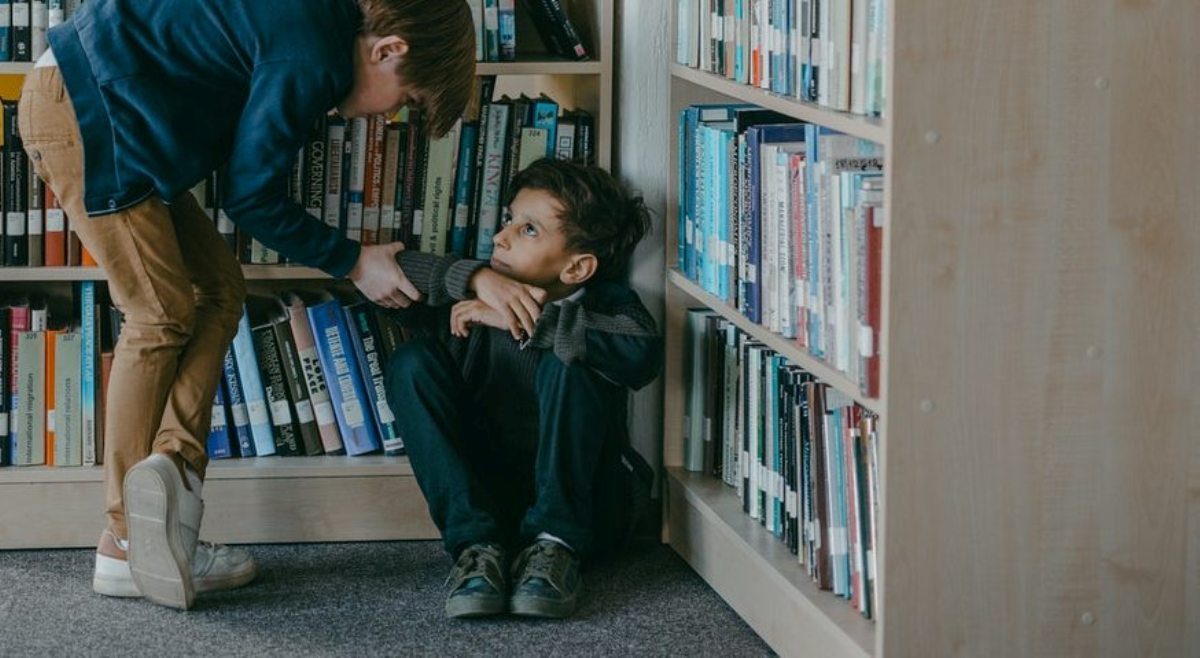 bullying pexels-mikhail-nilov-7929378