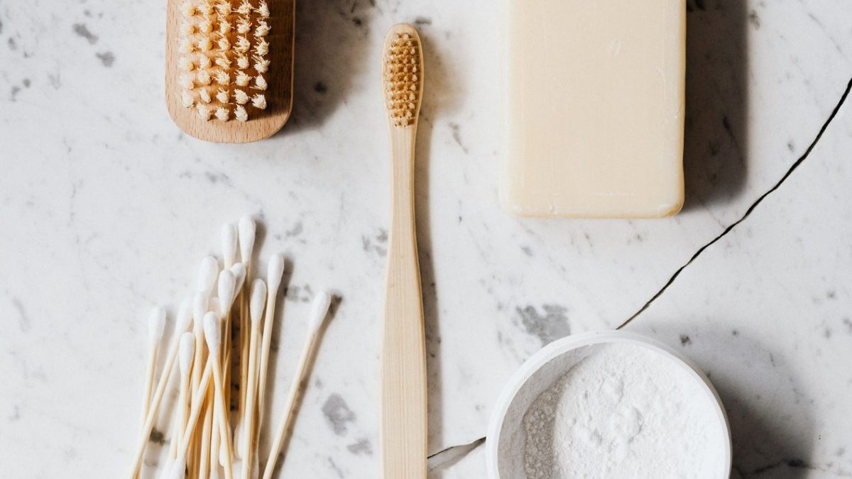 escova pexels-karolina-grabowska-4202482