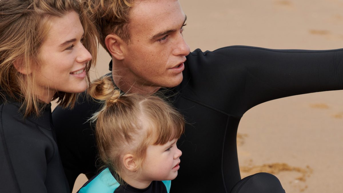 UNISEX FULL LENGTH WETSUIT £38, €42, �46 (12) KIDS SHORT WETSUITS £12, €14, �20.