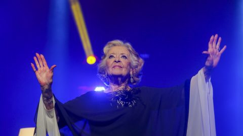 Simone de Oliveira condecorada Grã-Cruz da Ordem do Mérito Marcelo presidente da república