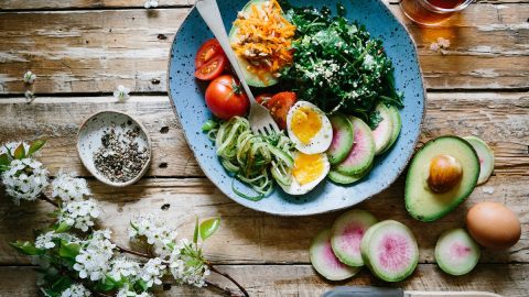 Estudo comida alimentação saúde mulher homem família vida anos morte