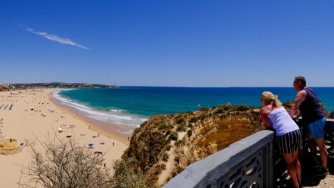 Algarve microplásticos metais pesados