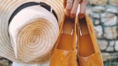 alpercatas shopping Letizia Jill Biden