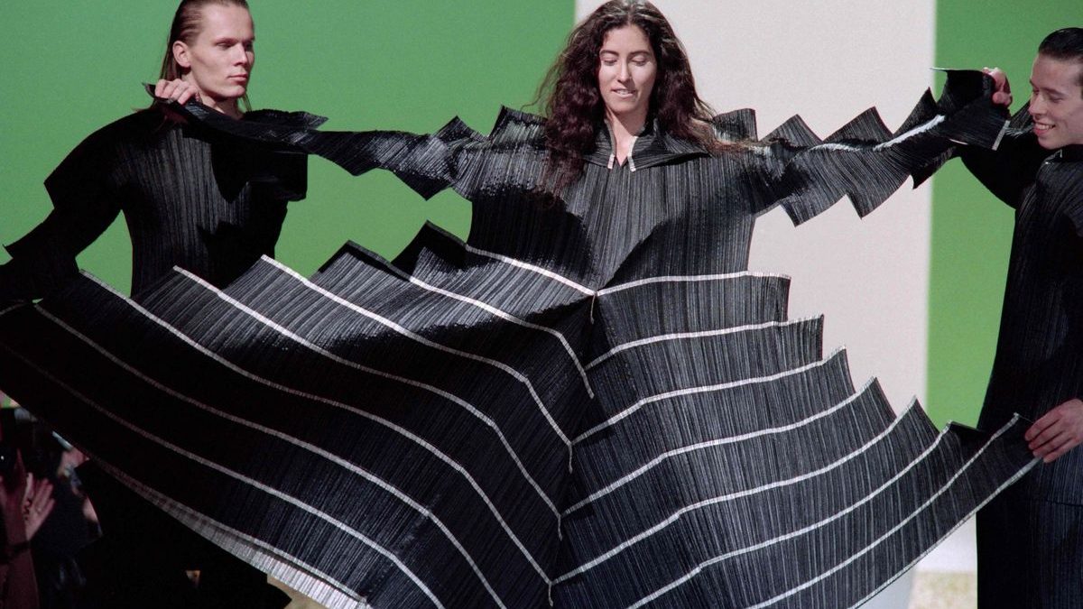 FILES-FRANCE-FASHION-MIYAKE