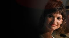 Charlbi dean morreu atriz