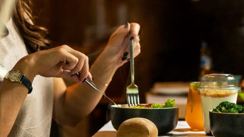 Comer boca aberta degustação corpo mente delas online professor psicologia