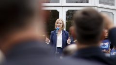 Liz Struss sucede a Boris Johnosn e torna-se primeira-ministra do Reino Unido