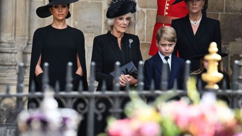 Catherine Meghan designers britâncios jóias isabel II