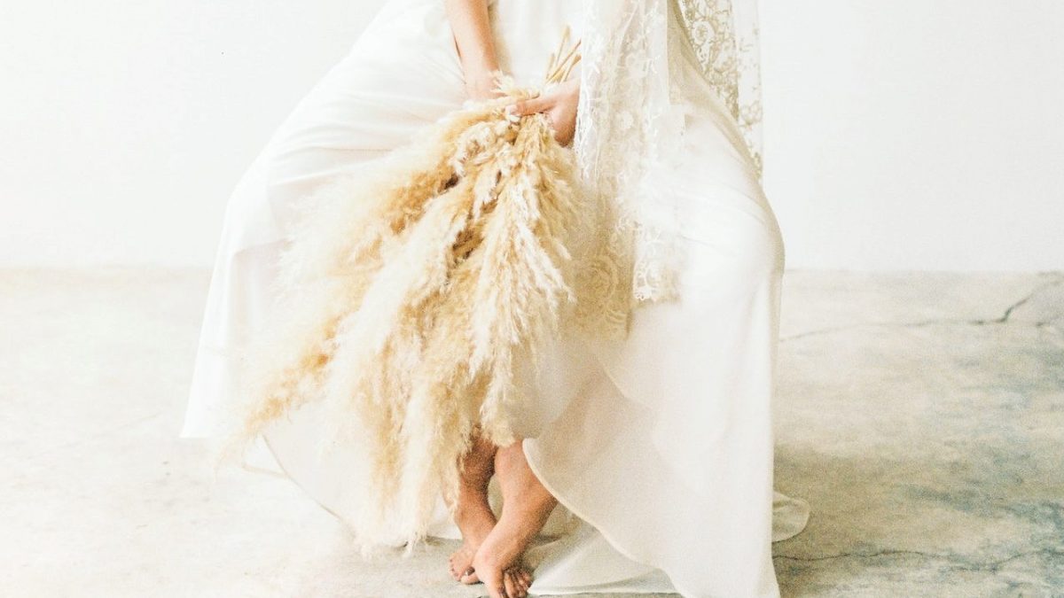 plumas pexels-olya-kobruseva-5038640