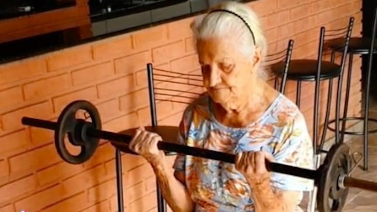carmelita avó musculação