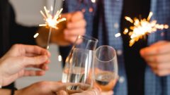 Ano Novo pessoas desiste resoluções promessas 2023 época festiva estilo de vida mudança