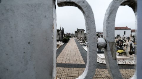 cemitério mulher sepultada viva