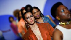 Desfile de Luis Borges para a Call Me Gorgeous na moda Lisboa outono/inverno 2022/23 [Fotografia: Rita Chantre / Global Imagens]