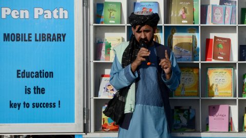 Matiullah Wesa advogado raparigas afegãs afeganistão alfebatização