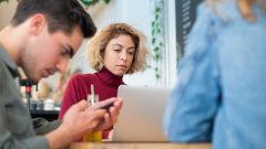 diferença salarial mulheres homens