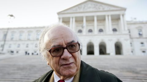 Sociólogo Boaventura Sousa Santos acusação assédio tribunal mulheres