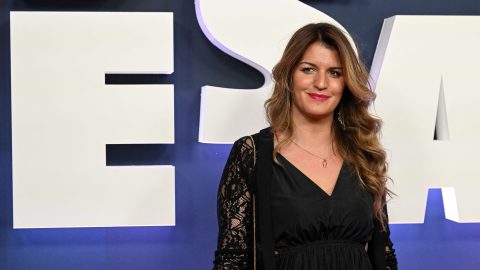 Marlene Schiappa, secretária de Estado francesa com as pastas das áreas da Economia Social e Solidária e da Vida Associativa posa para edição abril/junho da Playboy francesa