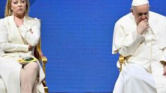 Giorgia Meloni Papa Francisco filhos animais conferência