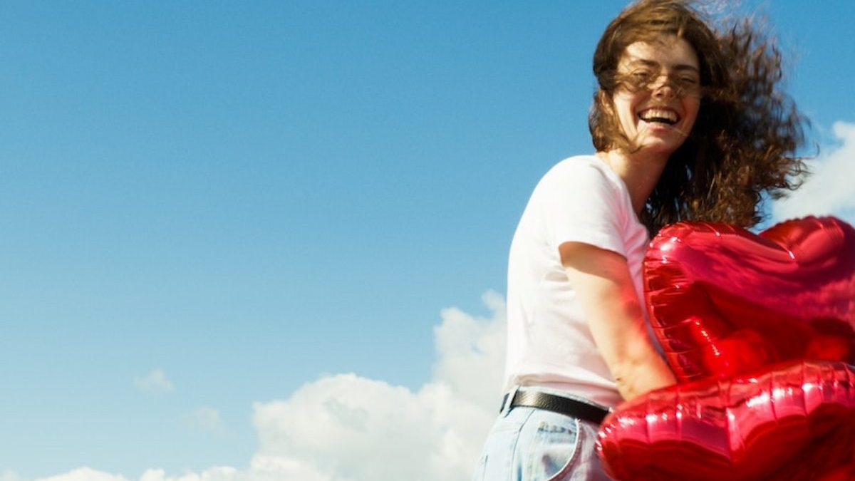 pexels-artem-podrez-5439898