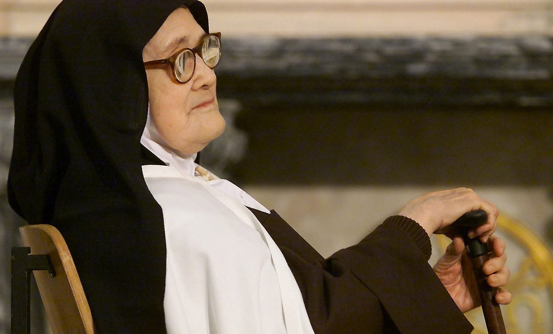 irma lucia em fatima (dig)   13.05.2000  © leonardo negro