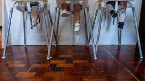 creches falta de vagas famílias despedir progressão carreira