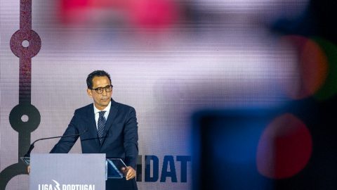 Pedro Proença Rubiales beijo não consentido