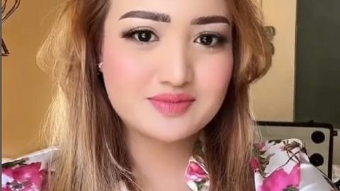 Indonésia IInfluencer Lina Mukherjee