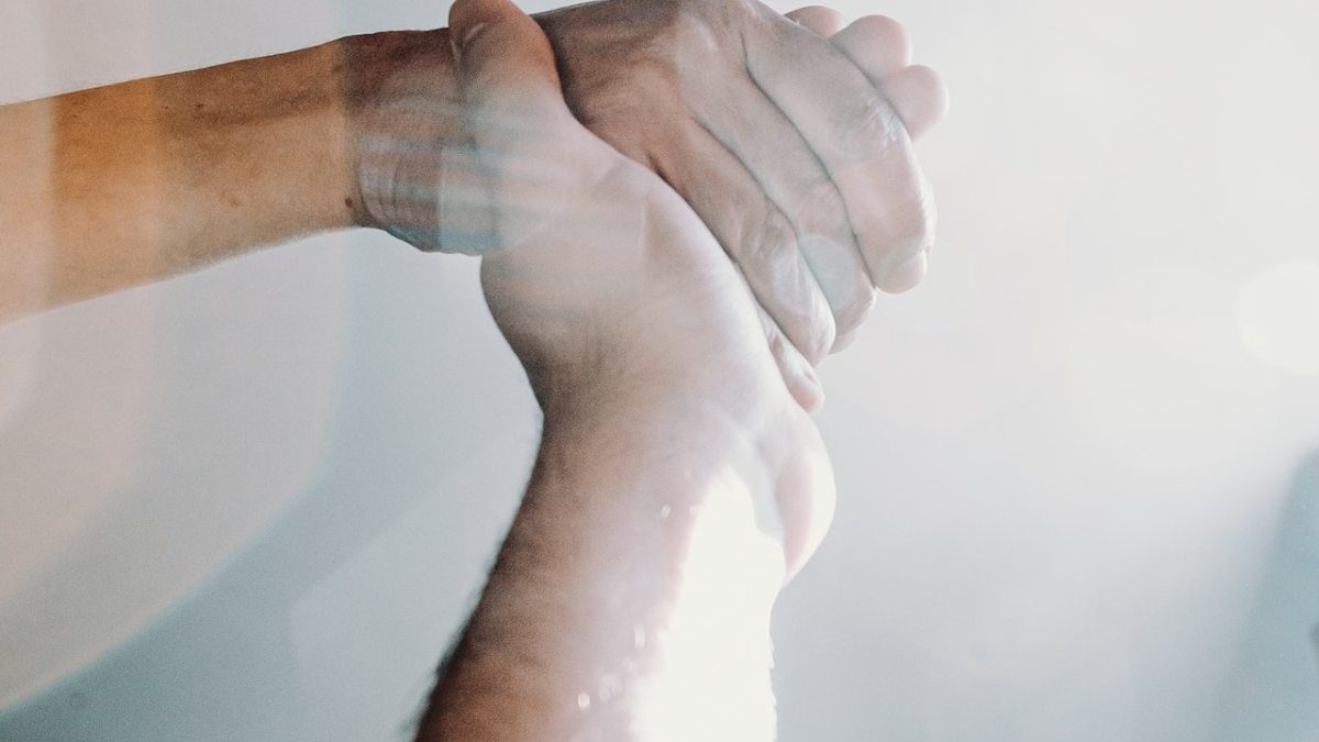 pexels-ave-calvar-martinez-4061216