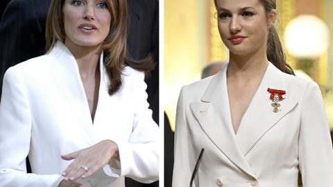 Letizia Ortiz a 6 de novembro de 2003, aquando do anúncio do noivado com príncipe Felipe, então futuro rei de Espanha, Princesa Leonor a 31 de outubro de 2023 no juramento da Constituição Espanhola [Fotografia: Montagem Arquivo Global Imagens e JAVIER SORIANO / AFP]