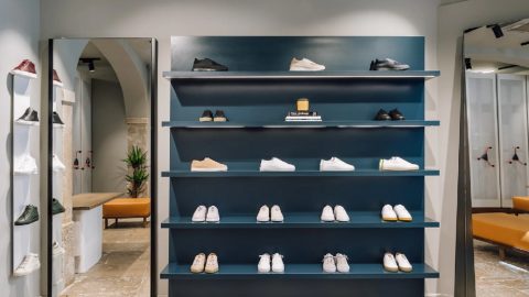 Ténis brancos pele vegana nobuck camurça